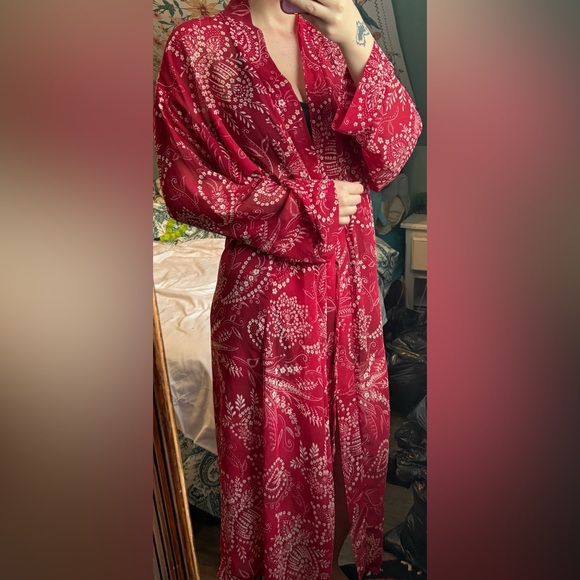 Linda Lingerie Other - Elegant Red Paisley Women's Robe